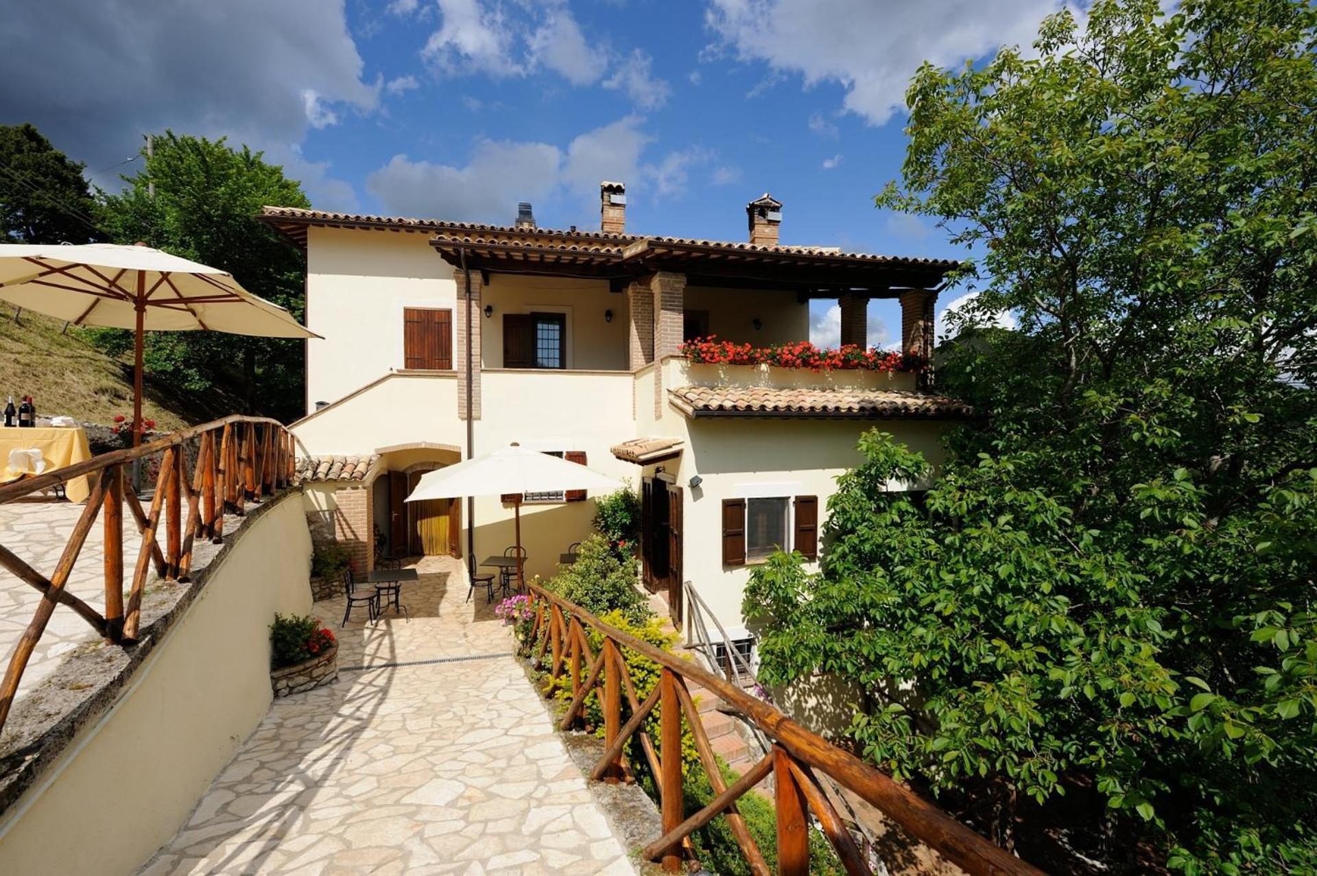 Agriturismo Pettino Campello sul Clitunno Ngoại thất bức ảnh